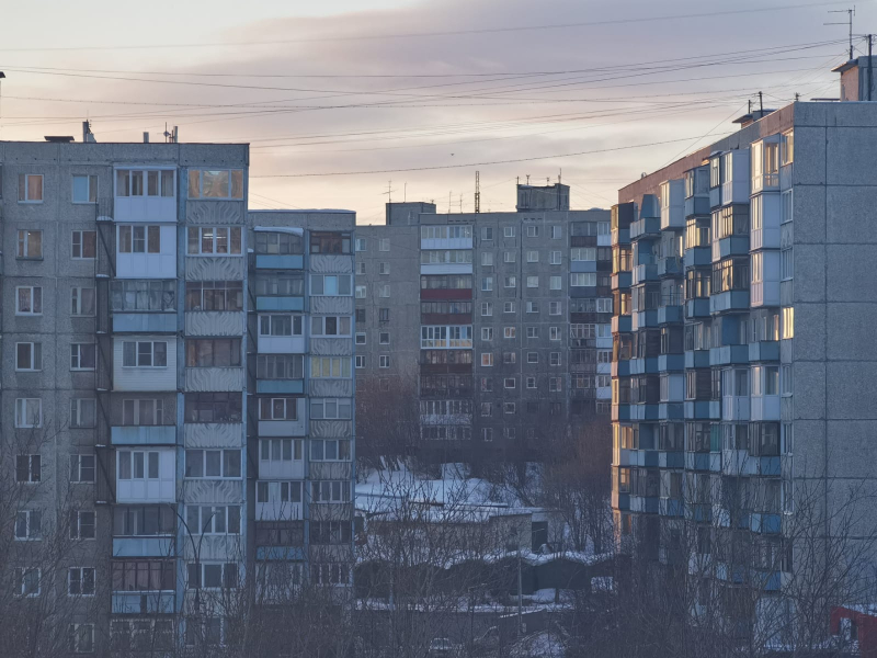 Шокирующая картина В квартире в Мурманской области на полу обнаружили окровавленного мужчину
