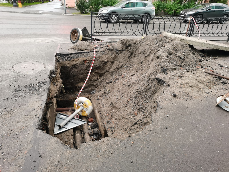 В центре Мурманска появилась опасная ловушка Яма