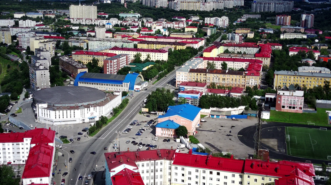 В Мурманской области выросло число заболевших коронавирусом Панорама города Мурманск: здания, дома, улицы