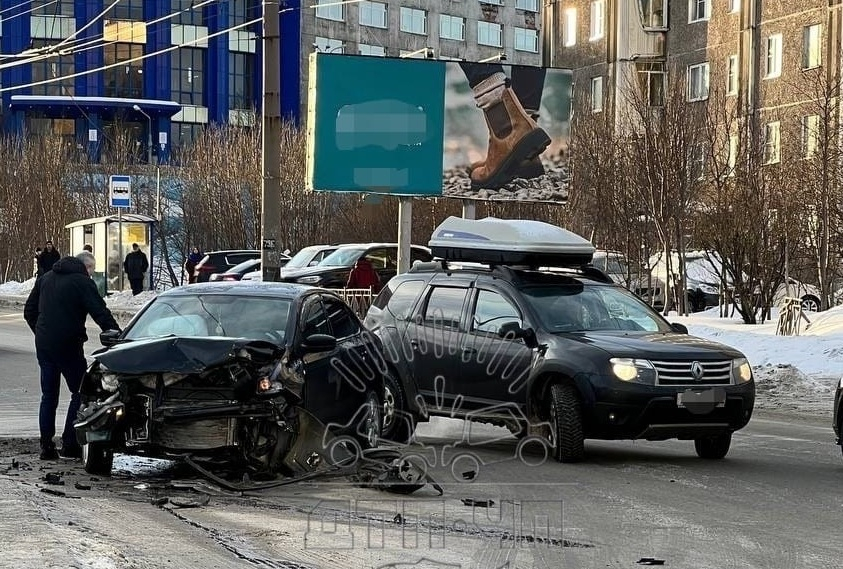Жесткое ДТП произошло в центре Мурманска ДТП