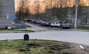 Подозрительный предмет перепугал жителей города в Мурманской области Чемодан