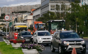 В Мурманске на Пяти Углах собралась пробка Пробка