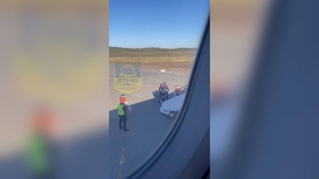 В аэропорту Мурманска задержали рейс из-за пьяного пассажира Дебошир