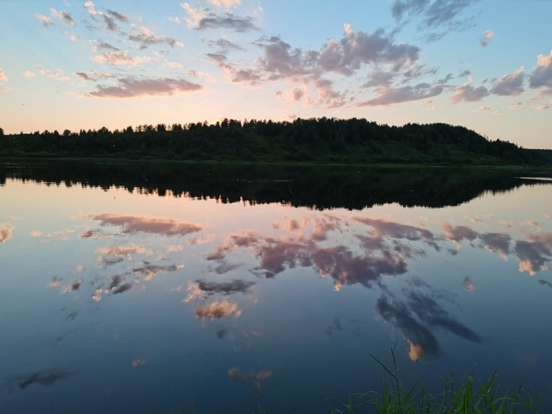 На юге Мурманской области закончился полярный день, фото Варзуга