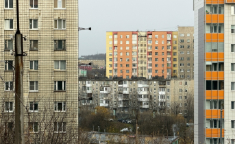 Следователи проводят проверку после жалоб жителей дома в Мурманске Дома