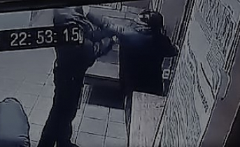 Северянка устроила драку в отделении полиции Драка