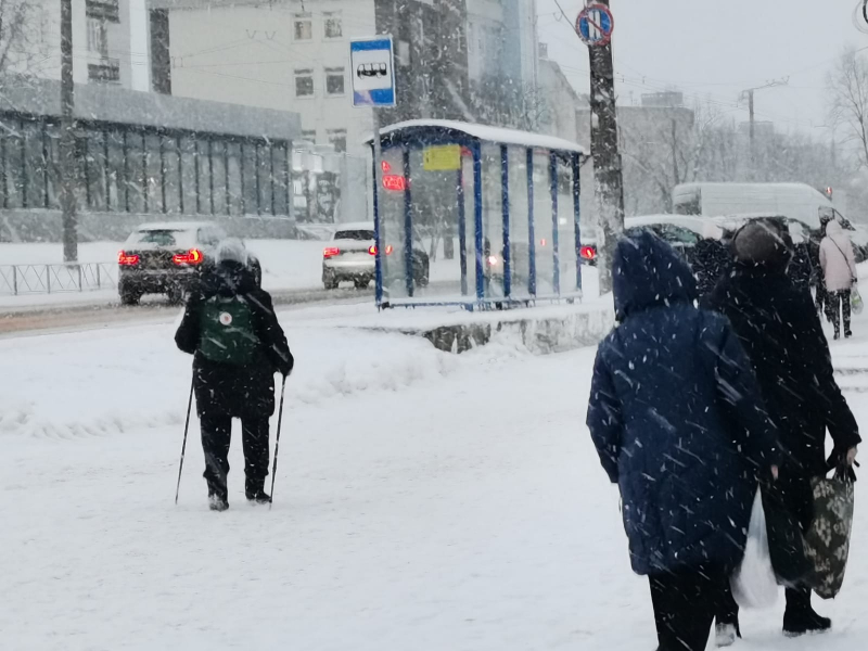 Мурманск завалило снегом Снегопад