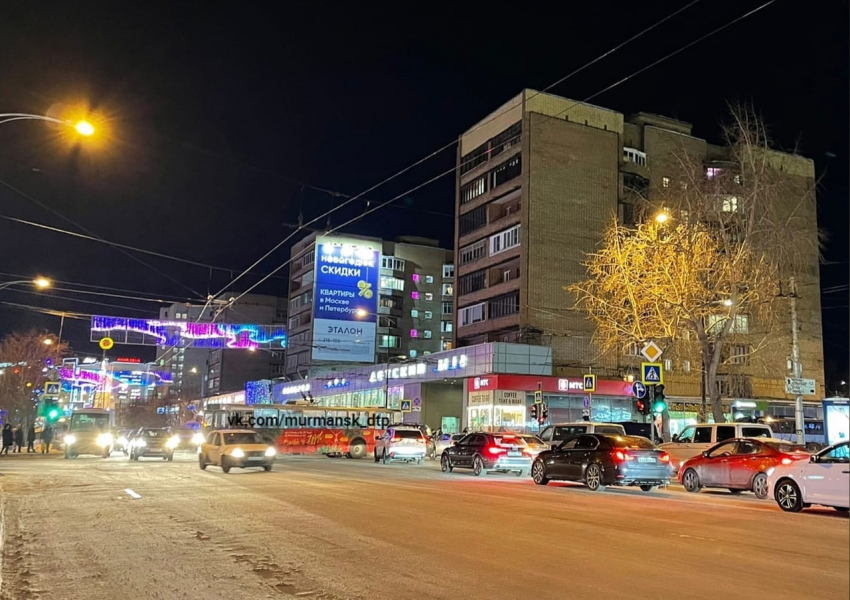 В центре Мурманска возник дорожный коллапс Пробка