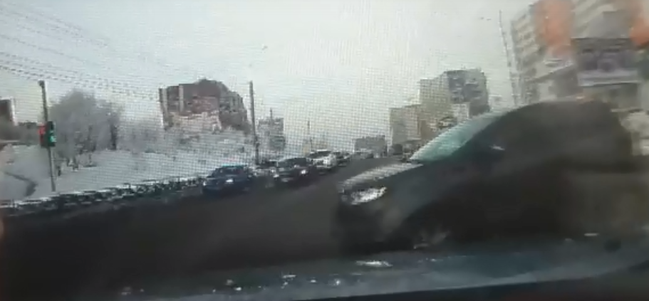 Момент ДТП в Мурманске попал на видео ДТП