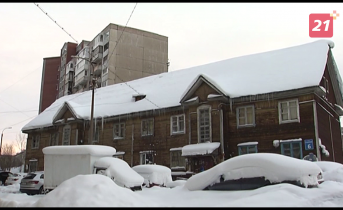 Жители дома в Мурманске делят квартиру с крысами Дом в Мурманске