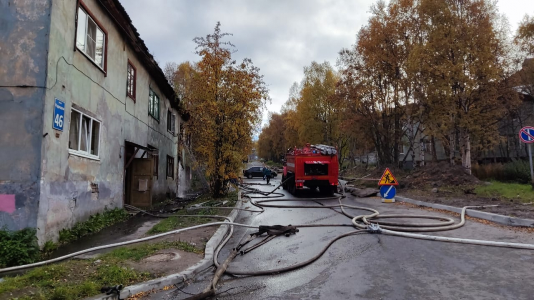 При пожаре в Мурманске пострадали 12 человек Пожар