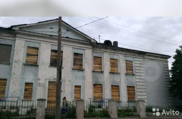 В Мурманске на сайте объявлений продают школу, фото Здание