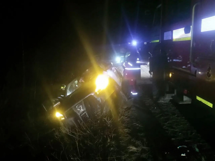 Автомобиль чуть не перевернулся. В Мурманской области ночью произошла авария