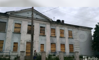 В Мурманске на сайте объявлений продают школу, фото Здание