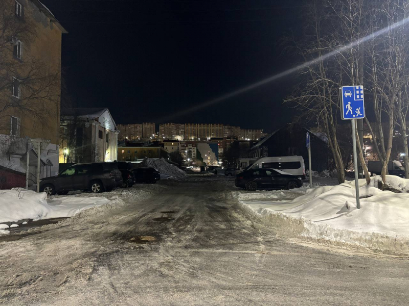 Водитель сбил человека в Мурманске и скрылся Мурманск