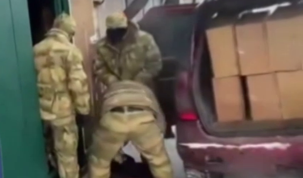 Задержание преступника в Мурманской области попало на видео Задержание браконьера