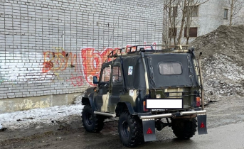 Машина без водителя выехала на дорогу в Мурманской области Автомобиль