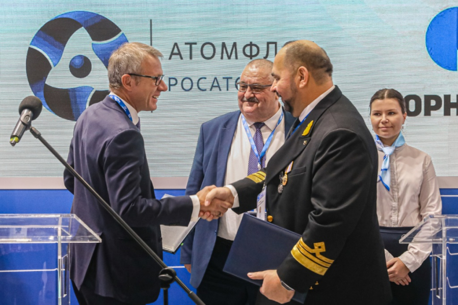 «Норникель» и «Атомфлот» подписали долгосрочный договор на привлечение нового ледокола проекта 22220 Подписание договора