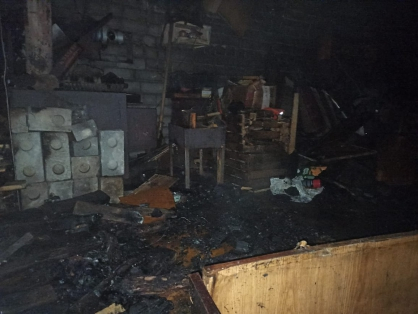 В сгоревшем гараже в Мурманской области погиб мужчина Пожар