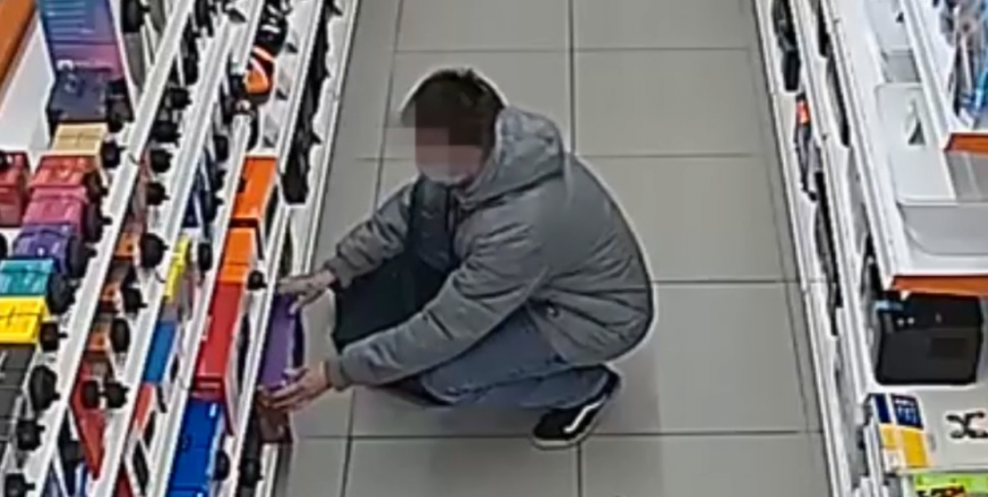 Серийный преступник из Мурманской области попал на видео Кража