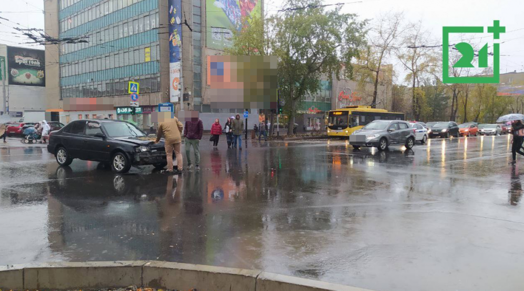 Водители застряли в километровой пробке в центре Мурманска Пробка