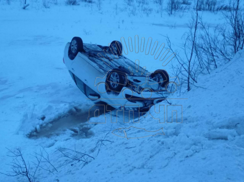 В Мурманской области автомобиль улетел в кювет и перевернулся ДТП