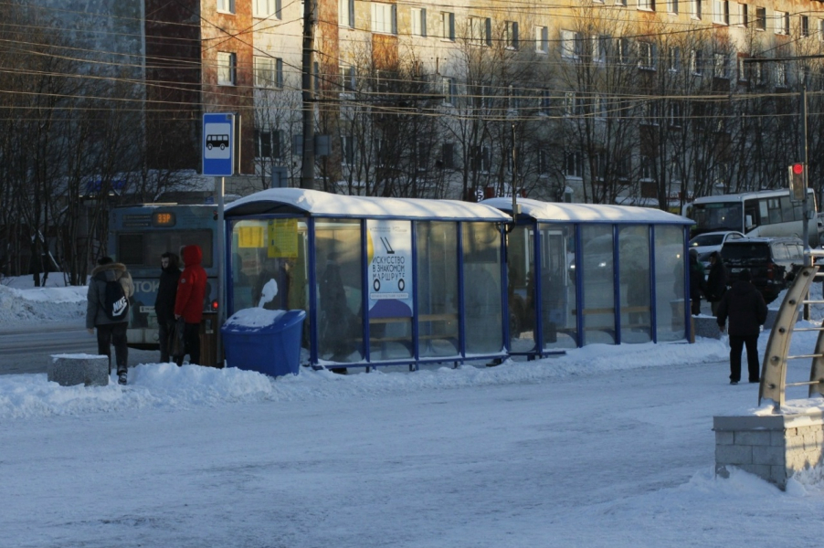Автобусы в выходные дни будут ходить по-новому расписанию в Заполярье Остановка