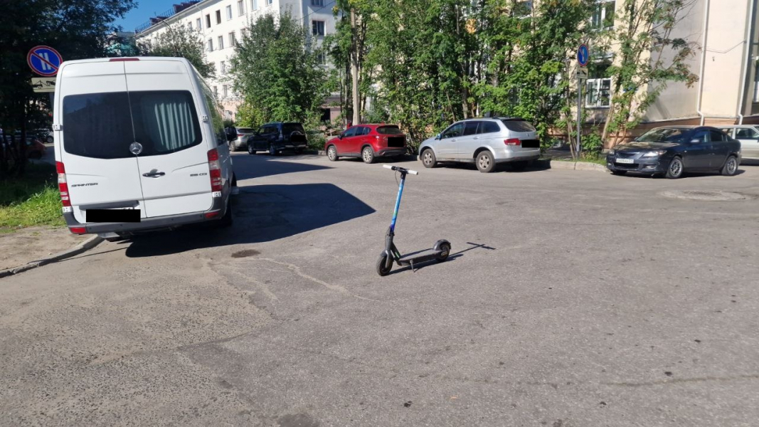 Картина на дороге в центре Мурманска возмутила северян Картина на дороге в центре Мурманска возмутила северян