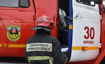 Ночной пожар в пятиэтажке произошел в Мурманской области Ночной пожар в пятиэтажке произошел в Мурманской области