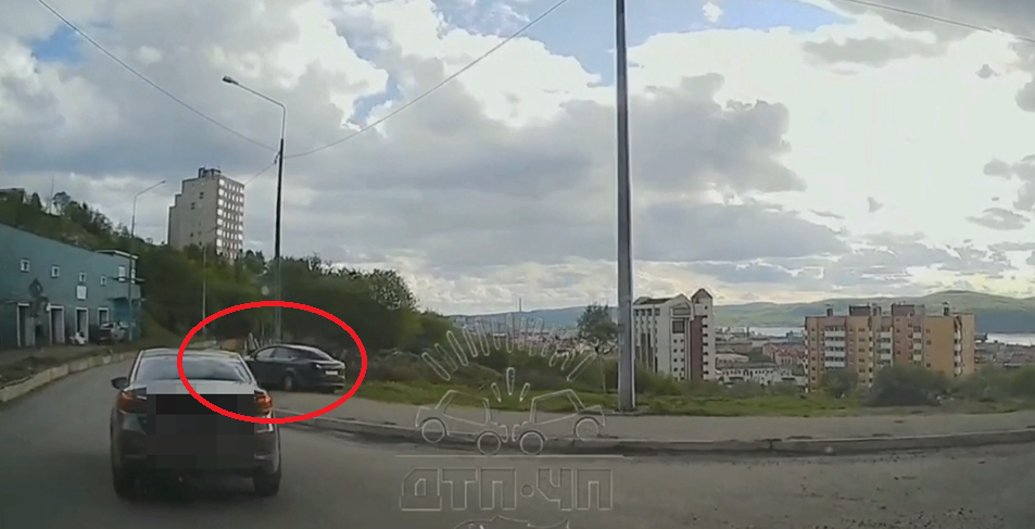 Опасный маневр Нарушитель