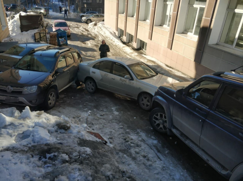В Мурманске произошло нелепое ДТП ДТП