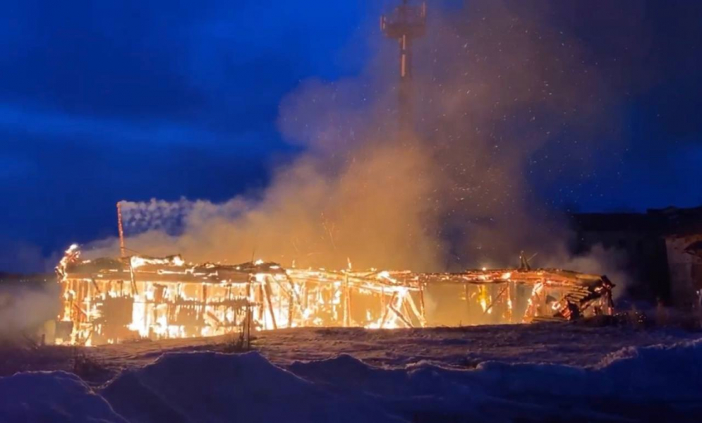 Серьезный пожар в Мурманской области тушили несколько часов Пожар