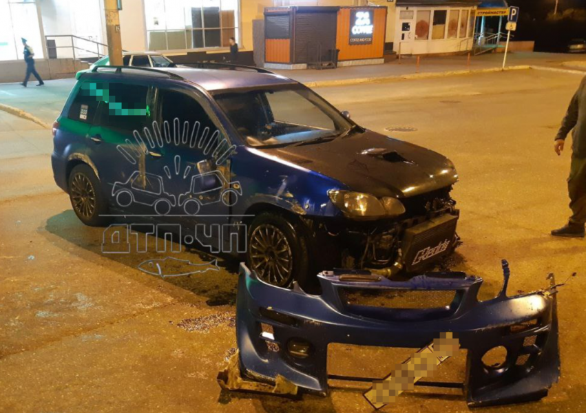 Автомобиль перевернулся в Мурманске ДТП