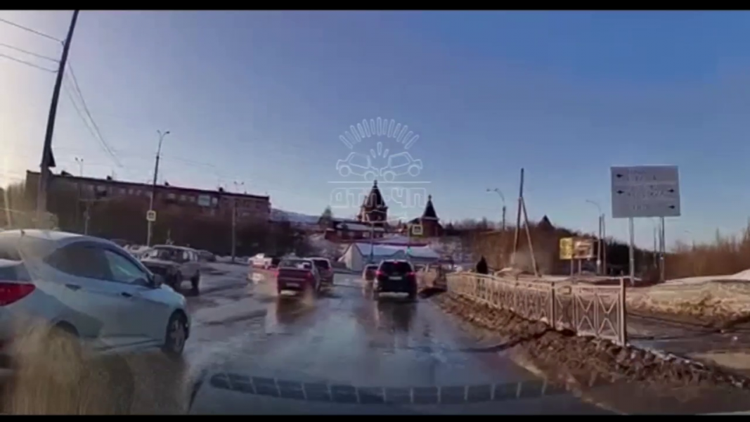 Опасный маневр в Мурманске Дорога