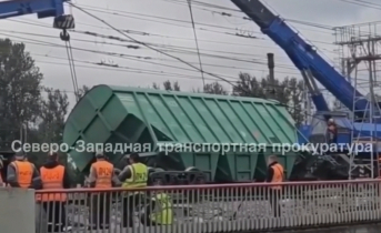 ЧП на железной дороге: на станции произошел сход вагонов Сход вагонов