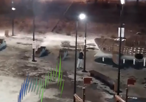 Вандалы разгромили сквер в Мурманске Вандалы