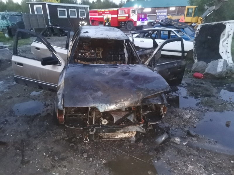 В Мурманской области сгорел автомобиль Автомобиль