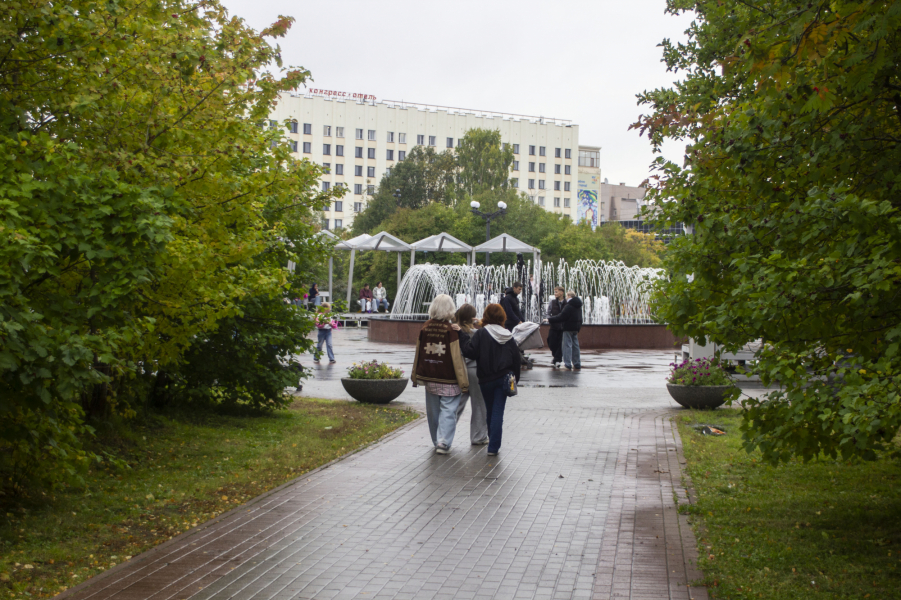 В Мурманске прекратили поиски пропавшей школьницы Подростки