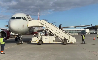 Вылет самолета из Санкт-Петербурга в Мурманск перенесли на несколько часов Самолет