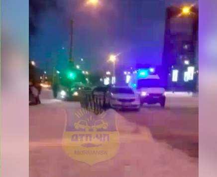 В Мурманске около остановки сбили ребенка В Мурманске около остановки сбили ребенка