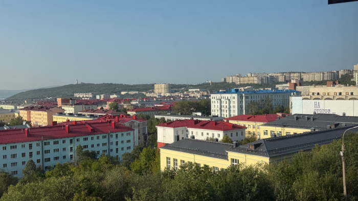 Подростки в Мурманске терроризируют сотрудников в пункте выдачи заказов Мурманск