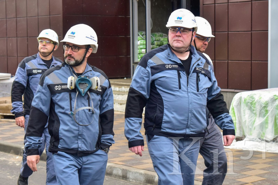 Реконструкцию спорткомплекса «Гольфстрим» строители обещают завершить к концу года Реконструкцию спорткомплекса «Гольфстрим» строители обещают завершить к концу года