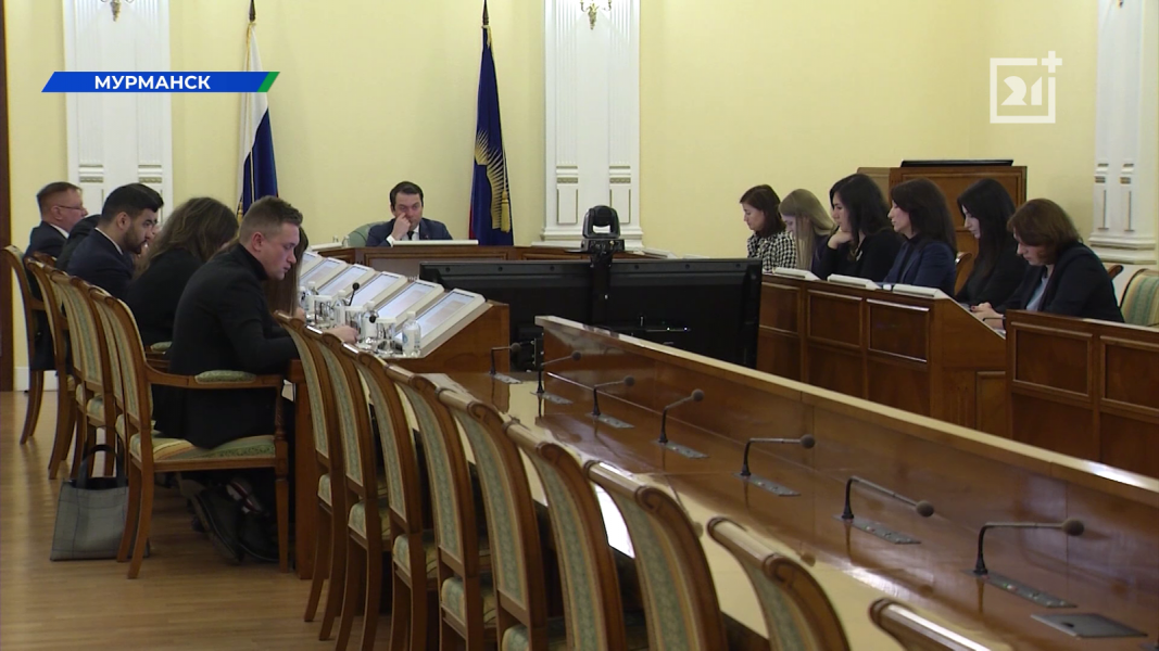 В Мурманске рассказали о повышении зарплат бюджетникам Оперативное совещание