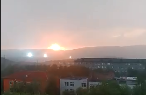 Молния ударила молния, стихийное явление, вспышка