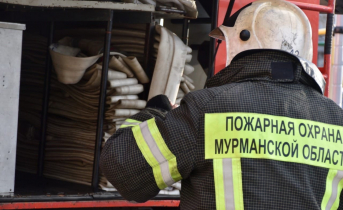 В Мурманской области загорелся автосервис В Мурманской области загорелся автосервис