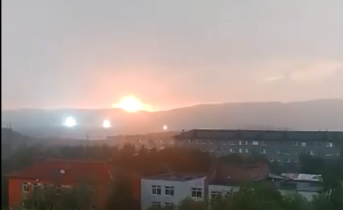 Молния ударила молния, стихийное явление, вспышка
