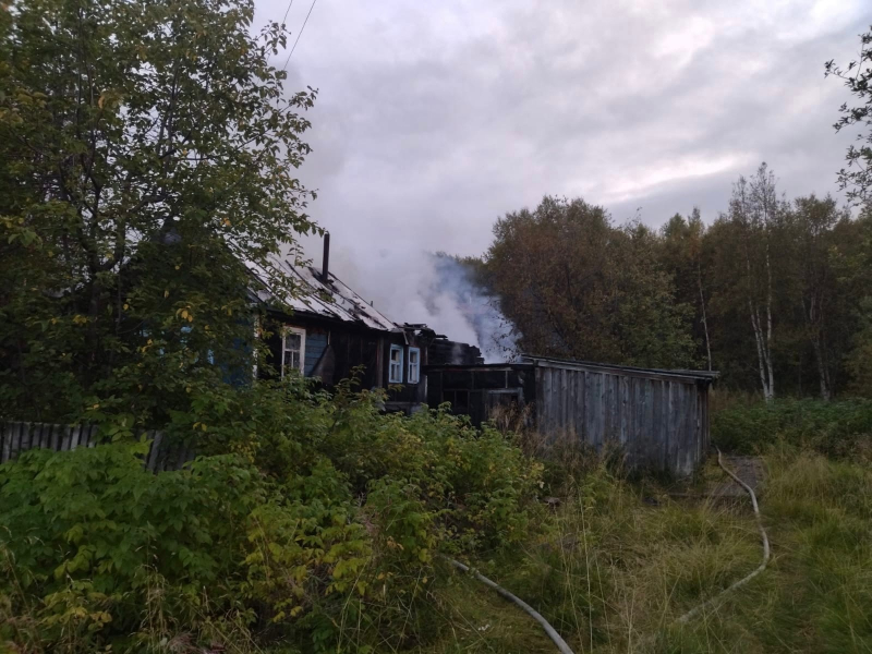 Частный дом сгорел в Мурманской области Пожар