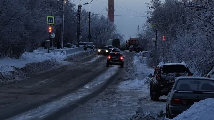 Пострадавшего под колесами машины ребенка доставили в больницу Дорога