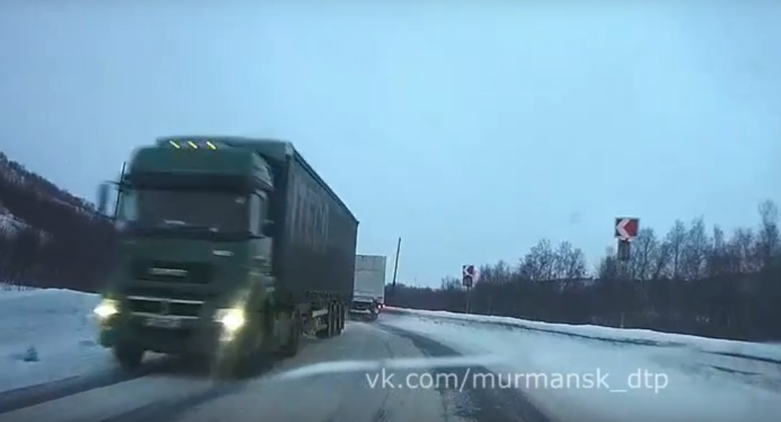 В Мурманской области водитель чудом избежал столкновения с фурой ДТП