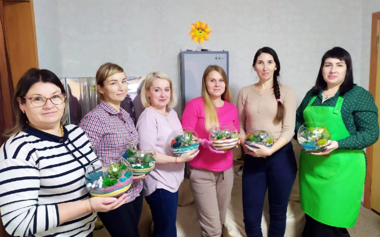 «Комбинат добра»: в Заполярном создали необычные мини-сады Участницы